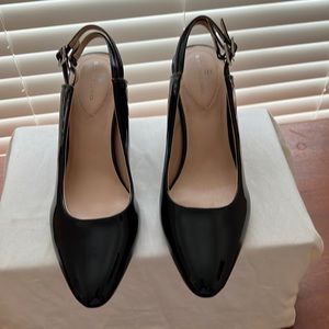 Navy Bandolino sling back pumps